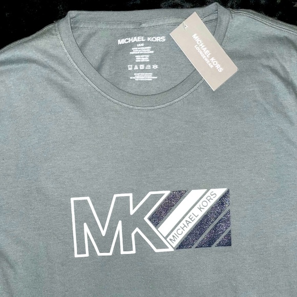 NEW!! AUTHENTIC MICHEAL KORS T-SHIRT!! (MENS L) - Picture 4 of 4